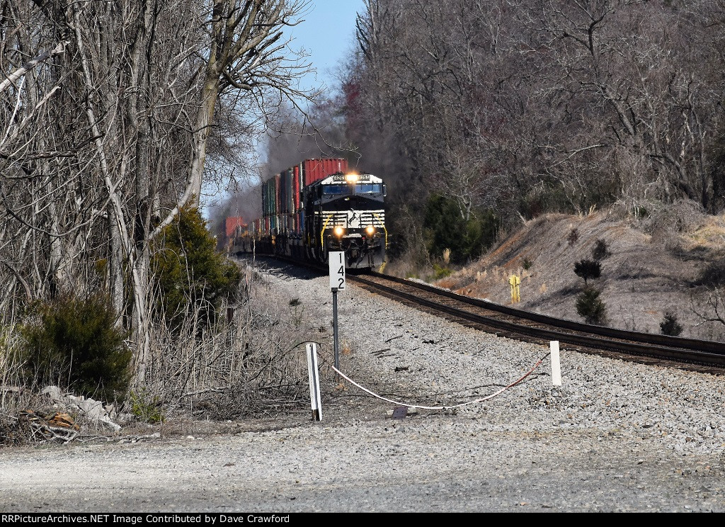 NS Intermodal Train 275